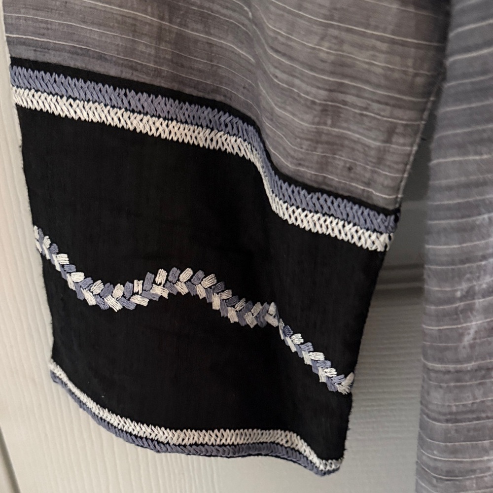 Gray And White Patterned Kurta - image 4